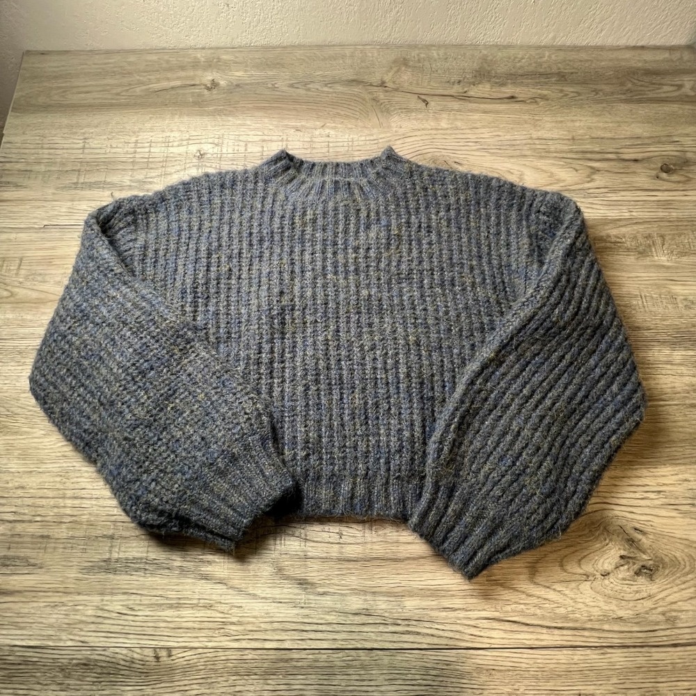 Unbranded Ribbed Knit Sweater Womens L Blue Cropped Balloon Sleeve AC342451 AC80